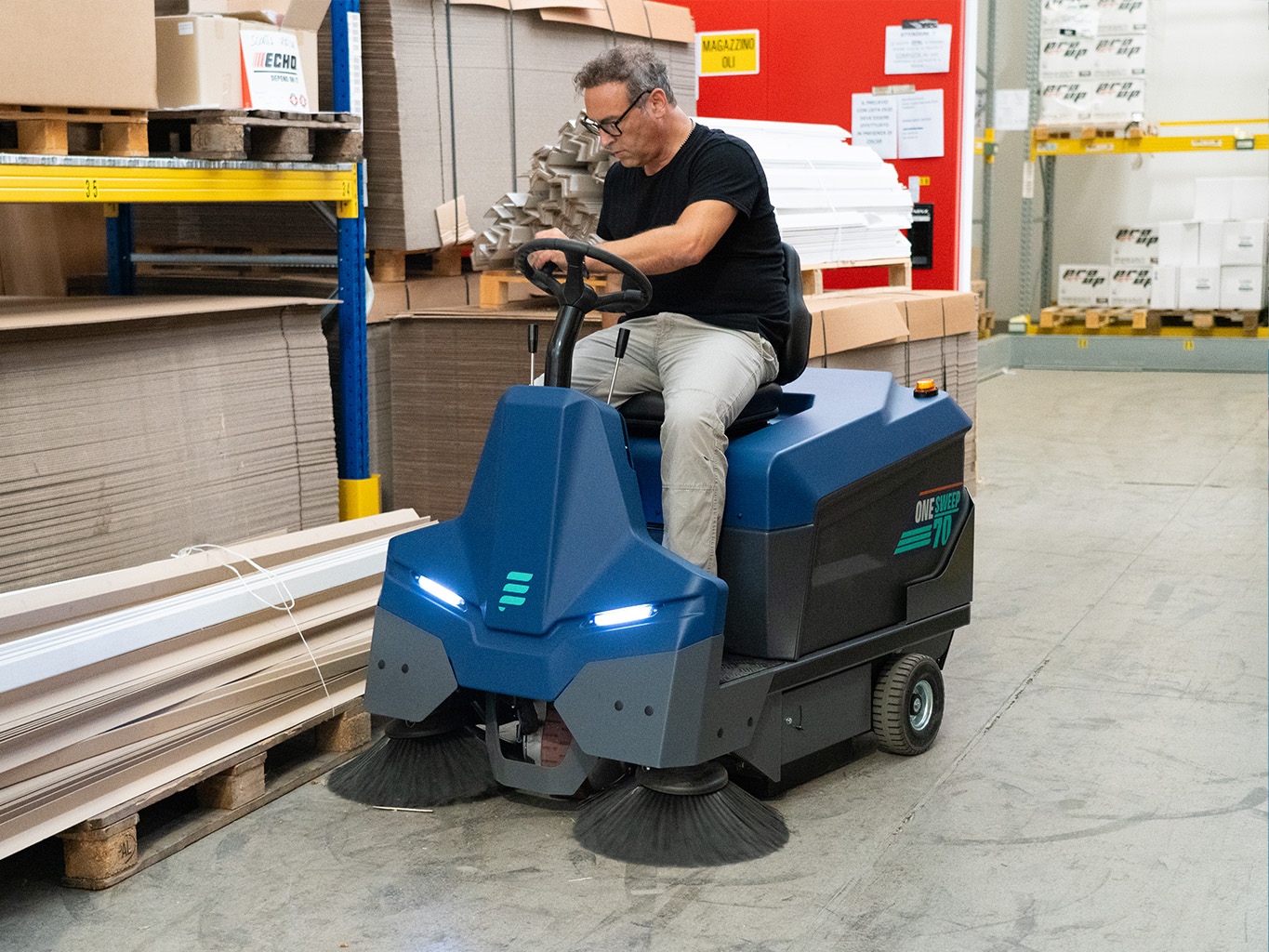 Spazzatrici per il facility management OneSweep E-Ones