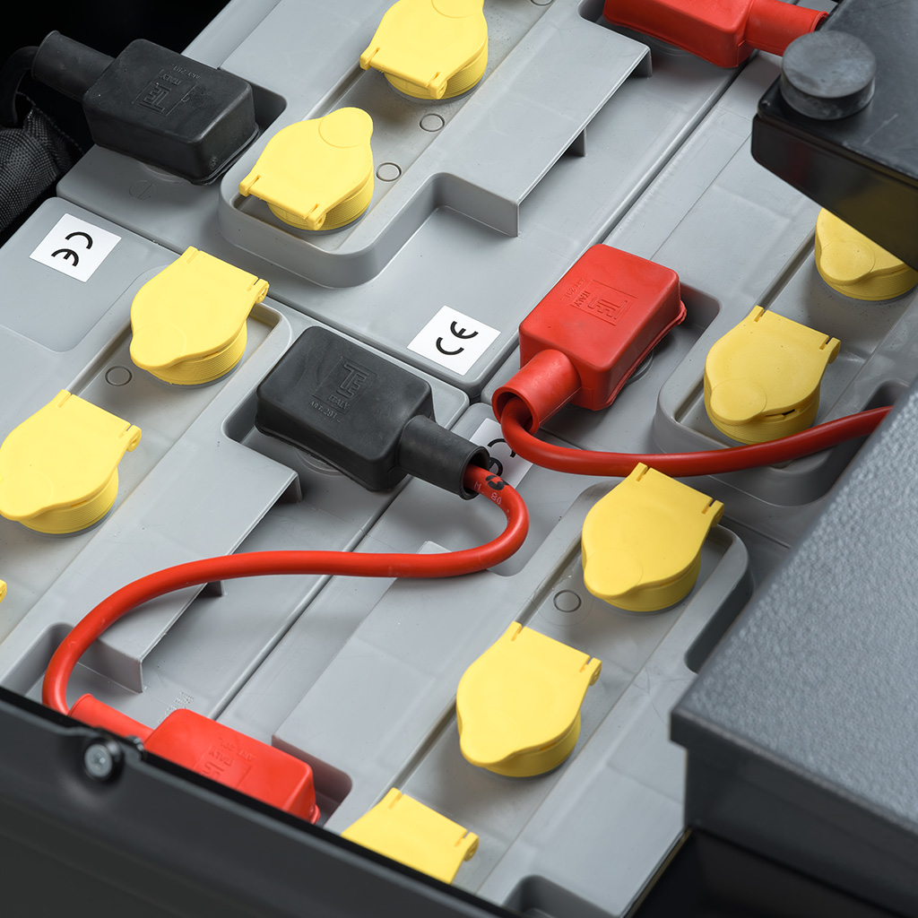 OneSweep 70 Spazzatrice Industriale Uomo a Bordo - Batterie 