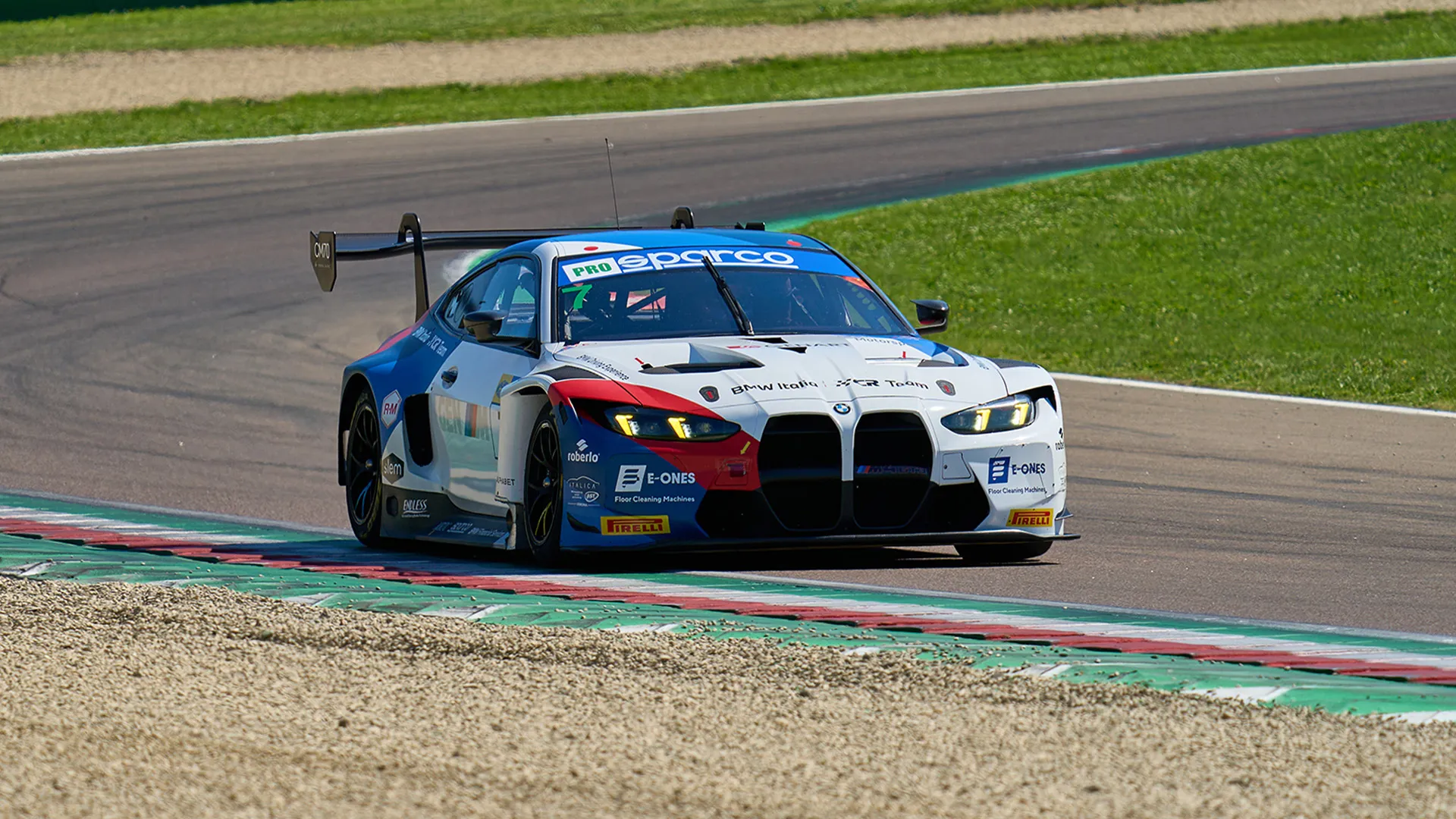 E-Ones sponsor dell'eccellenza sportiva - BMW Ceccato Racing Team GT3