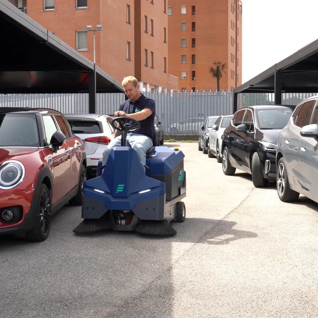 E-Ones OneSweep per tenere puliti i parcheggi