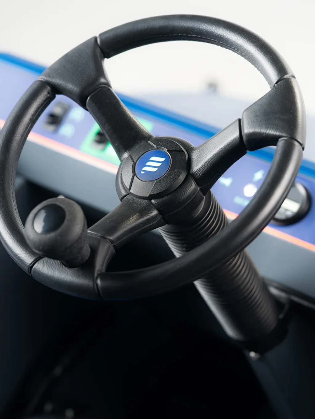 E-Ones OneSweep 90 spazzatrice industriale con motori dedicati brushless