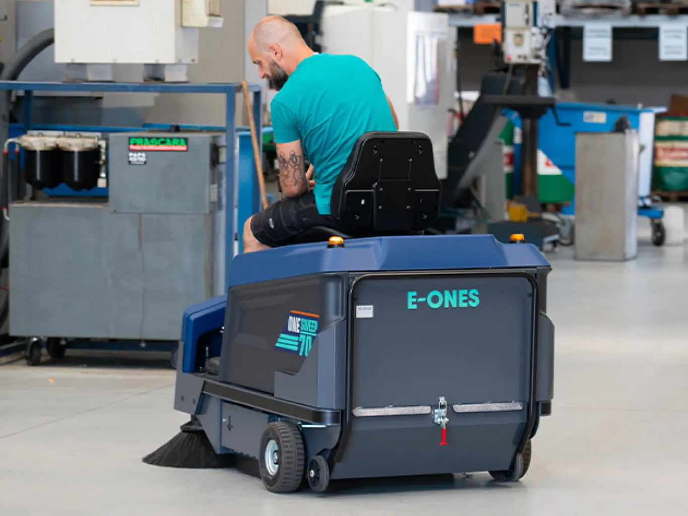 OneSweep 70 E-Ones sweeper