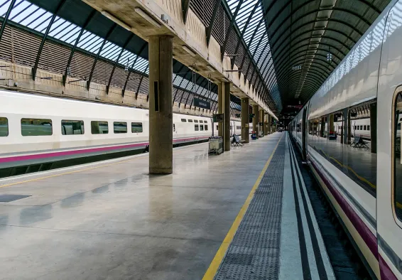 Pulizia pavimenti stazioni 